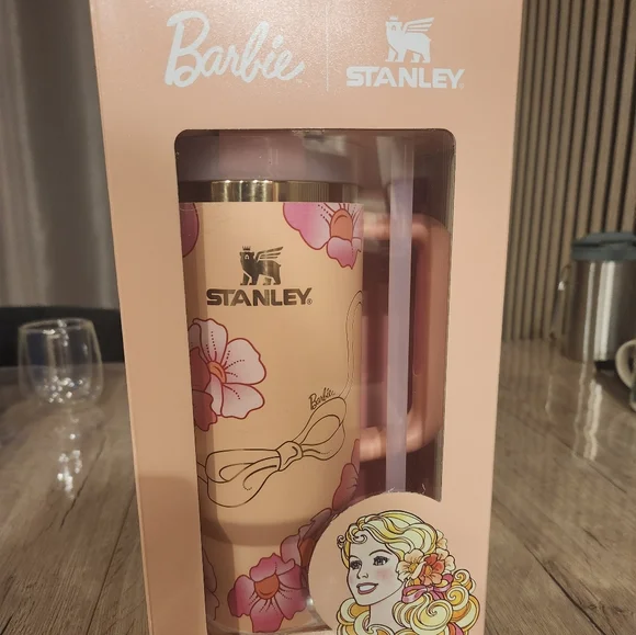 Peachy stanley 40 oz - Picture 1 of 1